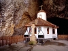 Biserica Schitului Pestera pe muntele Batrana, Judetul Dambovita.jpg